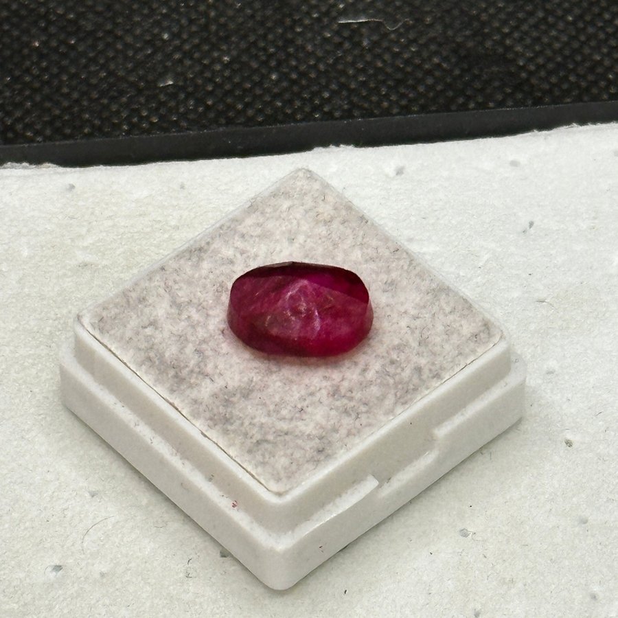 Natural Red Ruby 5,00 ct