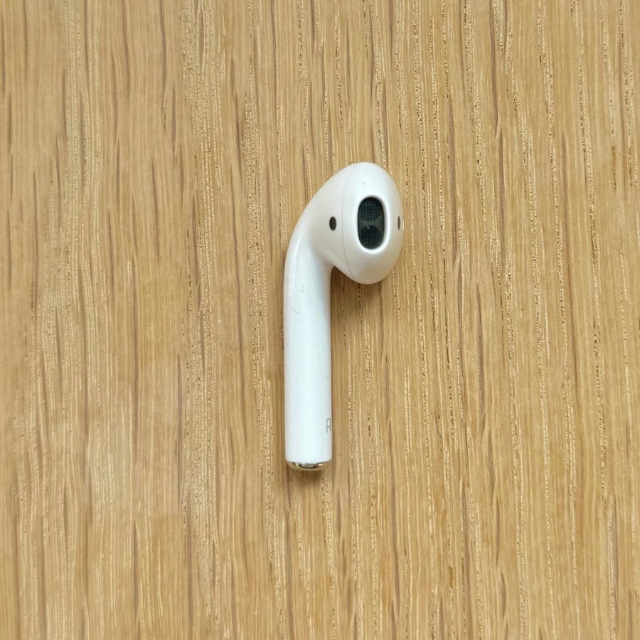 Apple AirPods Gen 1 höger hörlur (R)