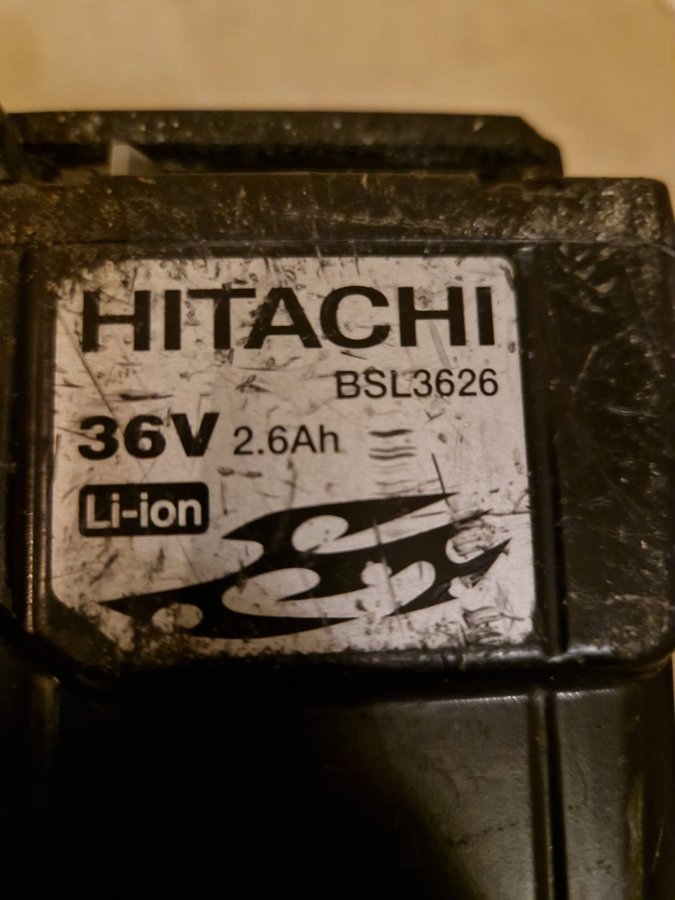 Hitachi 36V Batteri  Laddare