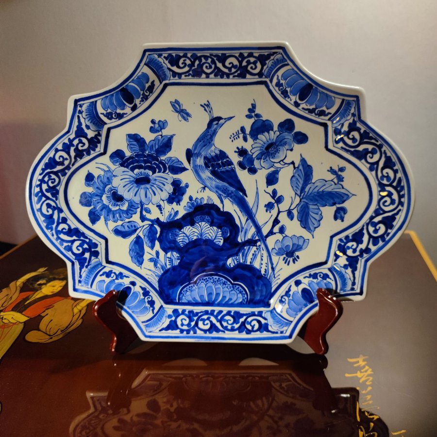 Royal DELFT Fat "Paradisfågel" (35cm) handmålad 1967