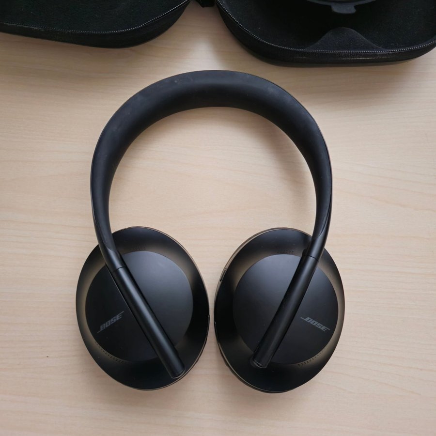 Bose Noise Cancelling Headphones 700