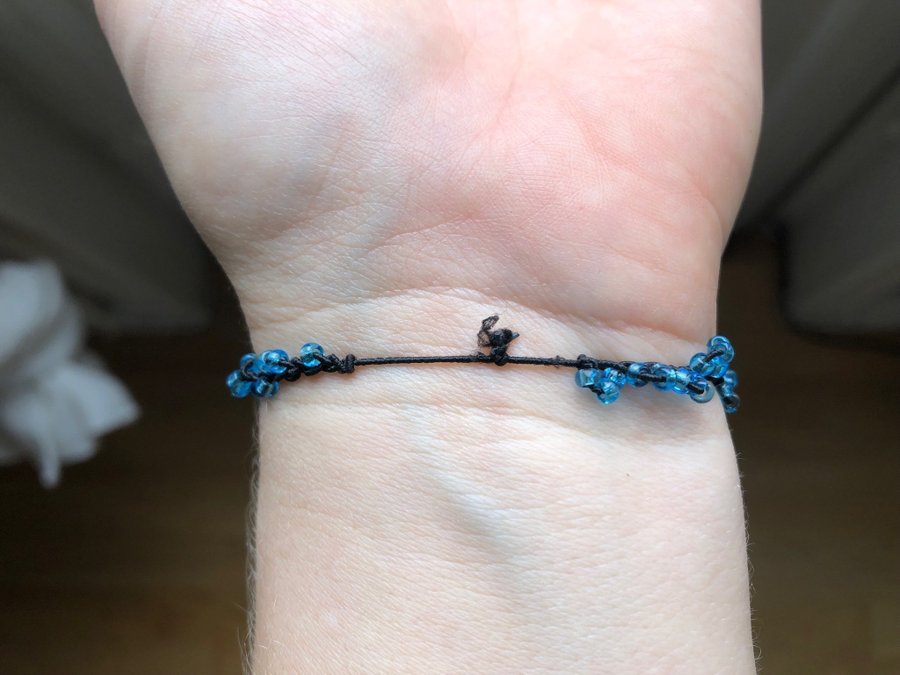 Handgjort armband med pärlor