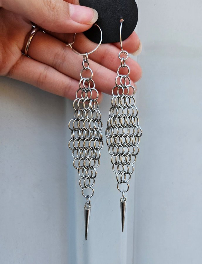 Örhängen i chainmail