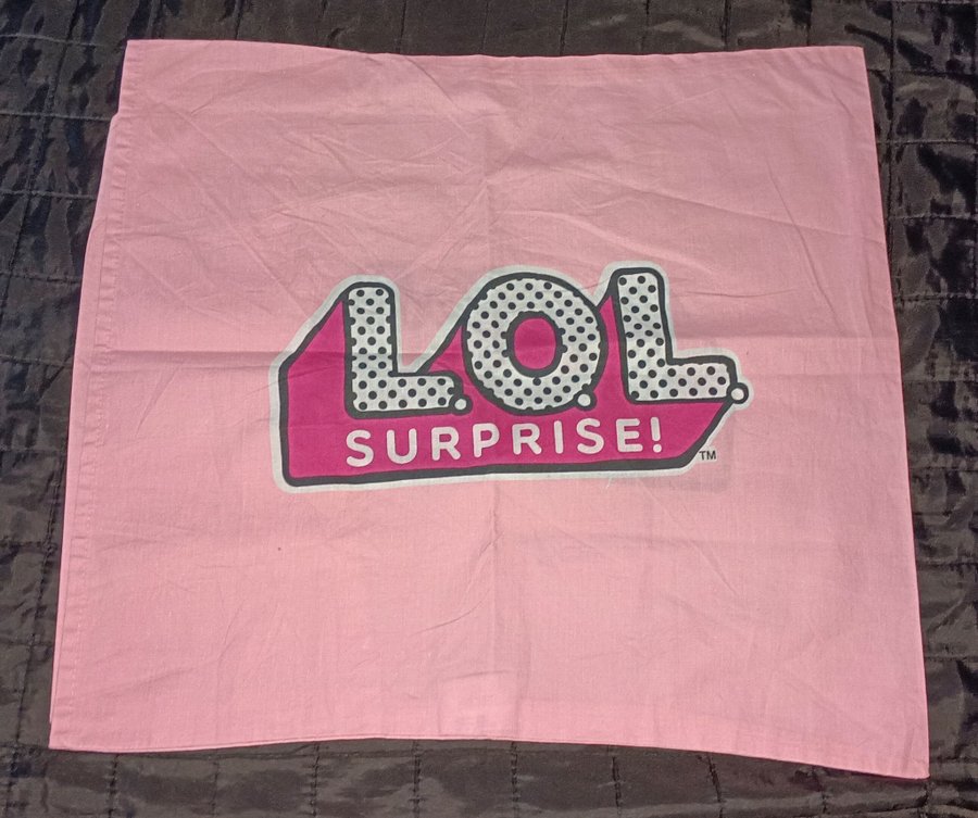 Bäddset - LOL Suprise / Cirkamått påslakan: 110×130 cm / örngott: 45×40 cm