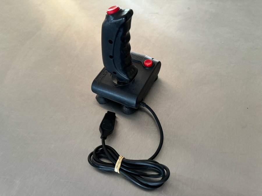 QuickShot I joystick til Commodore 64 Amiga mv