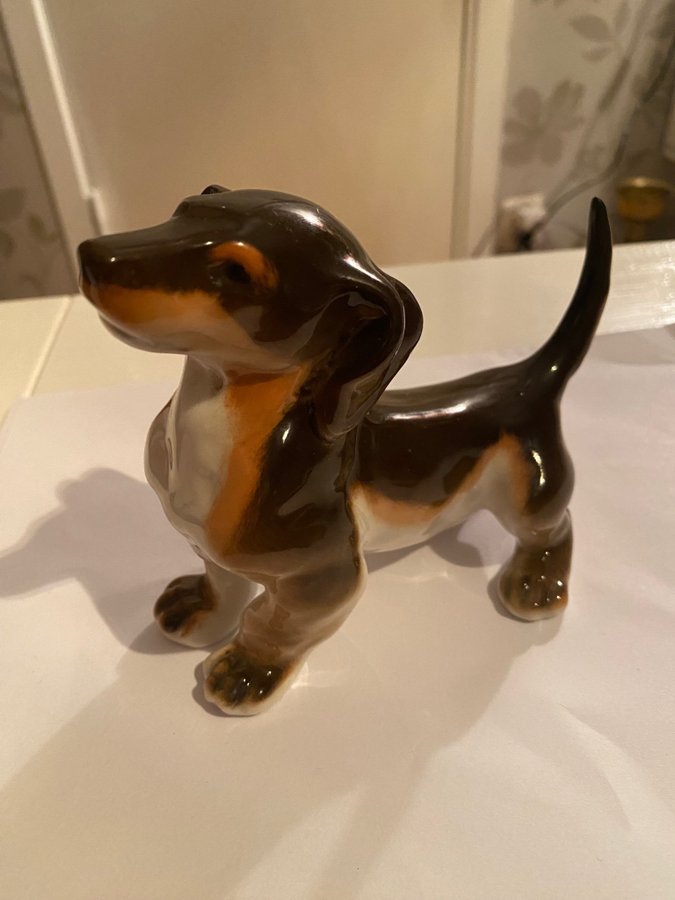 VINTAGE LOMONOSOV IMPERIAL RUSSIAN PORCELAIN DACHSHUND DOG-STAMPED MADE IN USSR