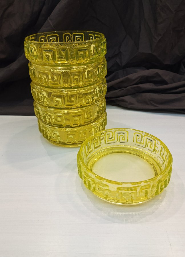 Riihimäen lasi taalari dessert bowl, uranium glass