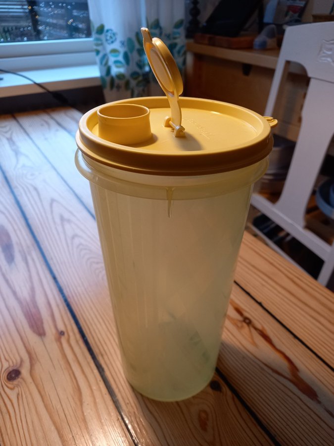 Tupperware gul förvaringsburk med lock