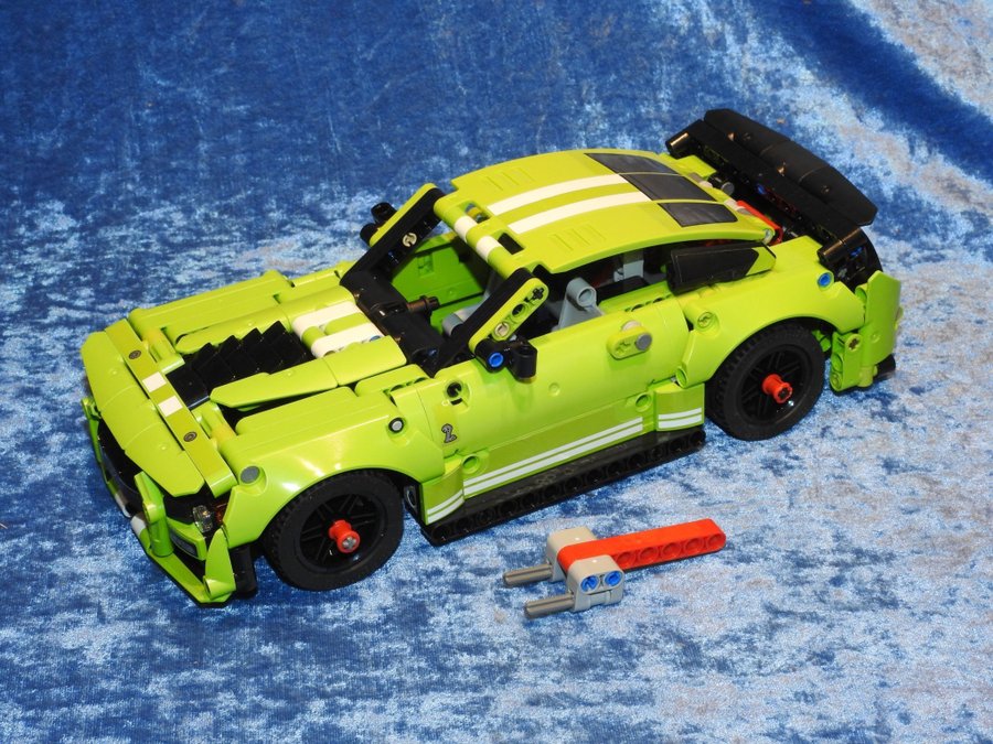 Ford Mustang GT 500 LEGO 42138