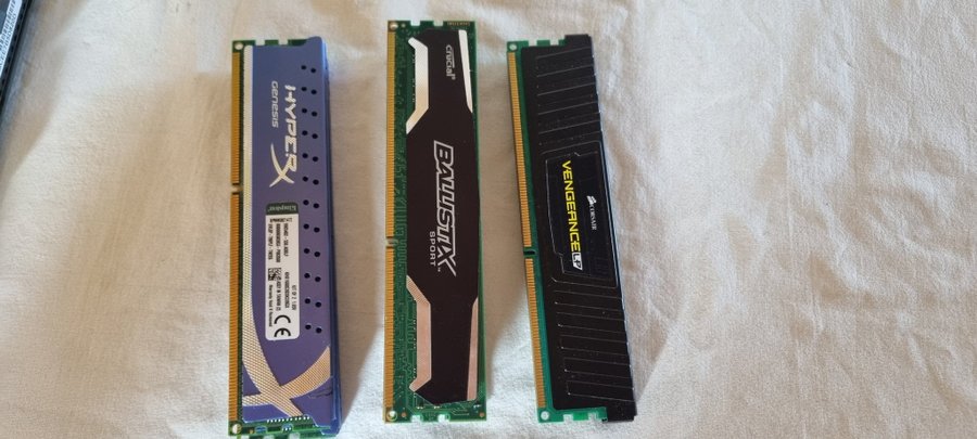 32 GB DDR3 RAM minnen Kingston HyperX Crucial Ballistix Corsair Vengeance