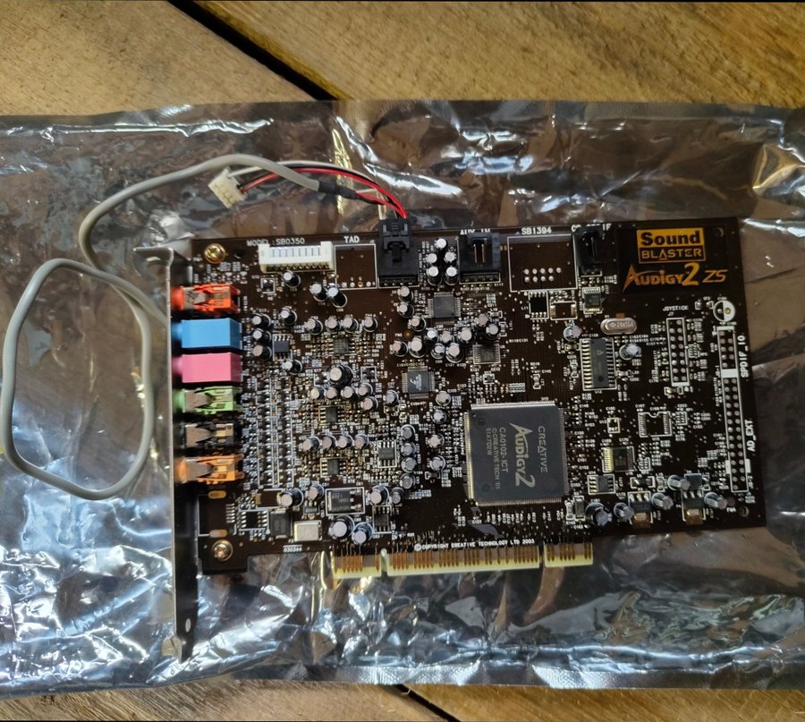 Sound Blaster Audigy 2 ZS (2)