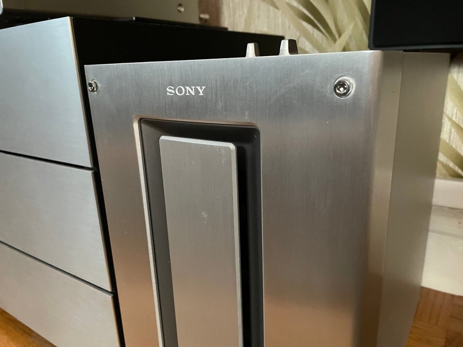 Välljudande och smidig subwoofer från Sony.