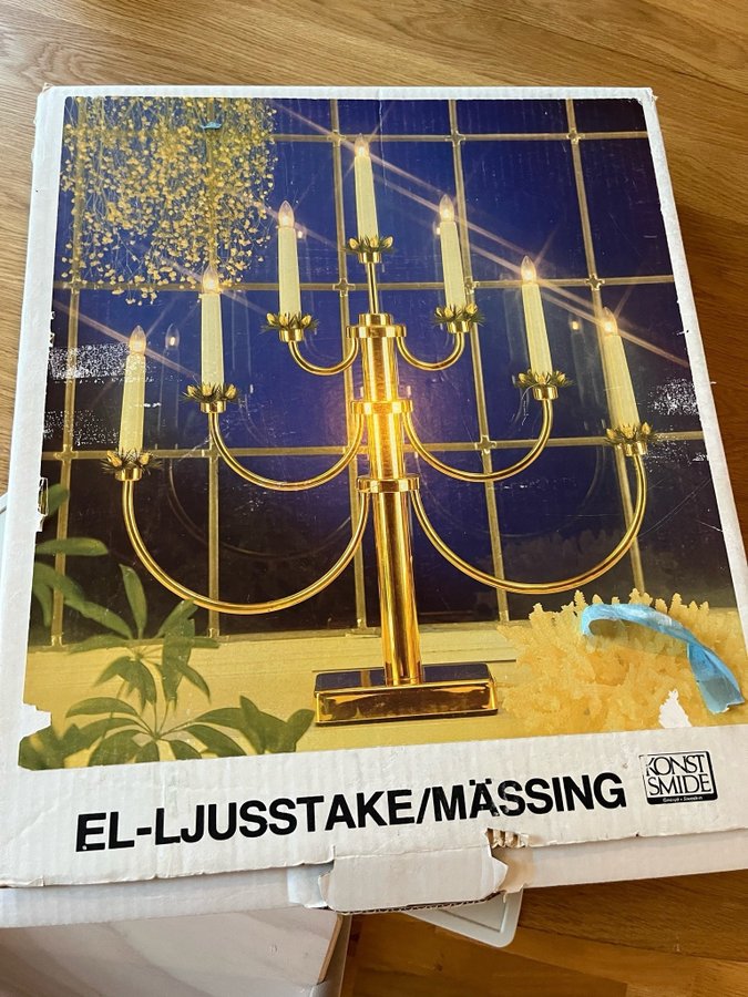 El-ljusstake i mässing från Konstsmide Gnosjö Sverige. Utrop 1KR