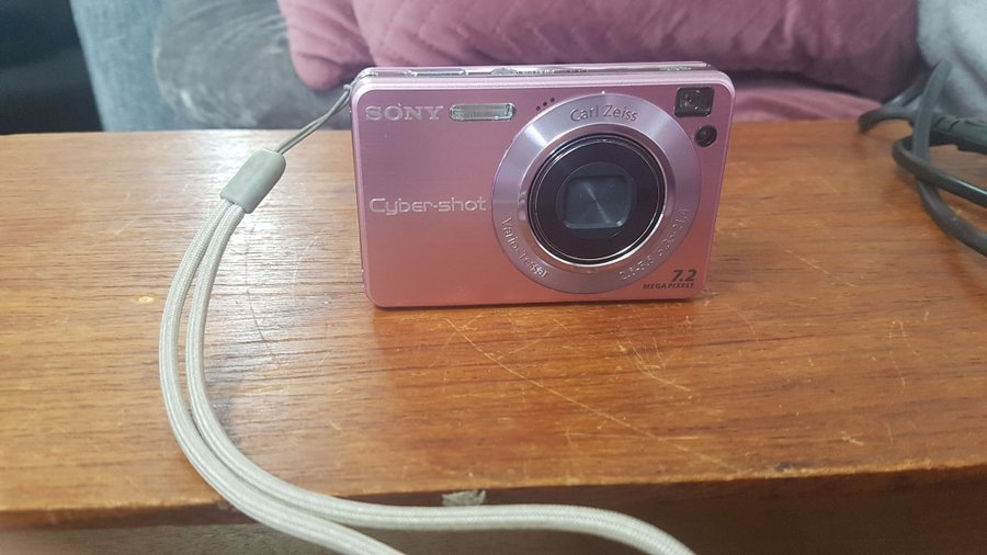 Sony cyber-shot camera