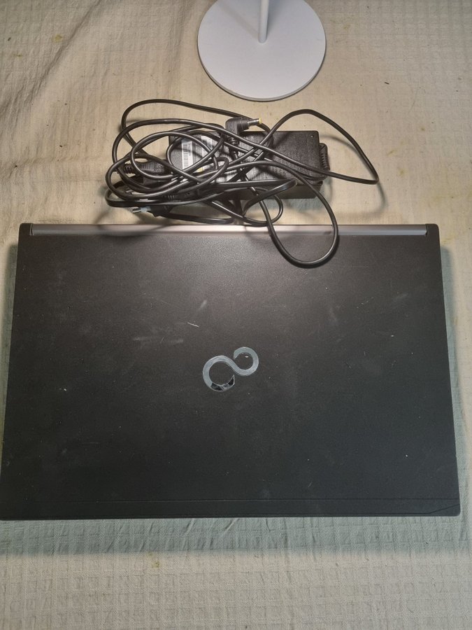 Laptop - Fujitsu LIFEBOOK S761