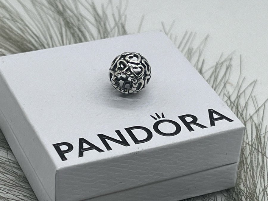 Pandora berlock, silver.