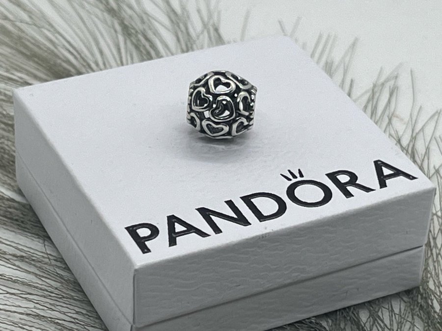 Pandora berlock, silver.