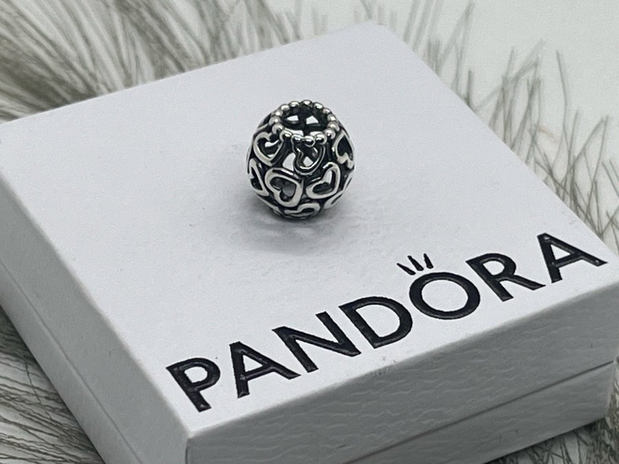 Pandora berlock, silver.