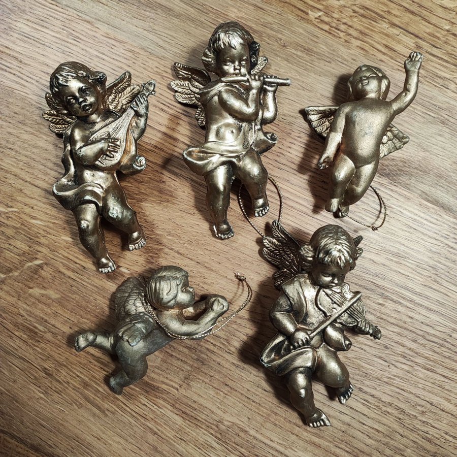 5 st änglafigurer i guldfärg. Ca 10 cm.