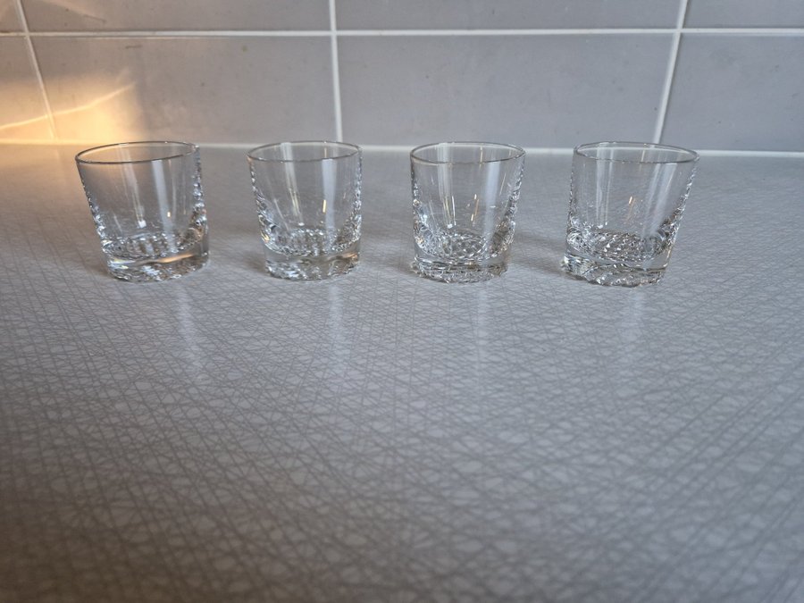 4 st små whiskeyglas