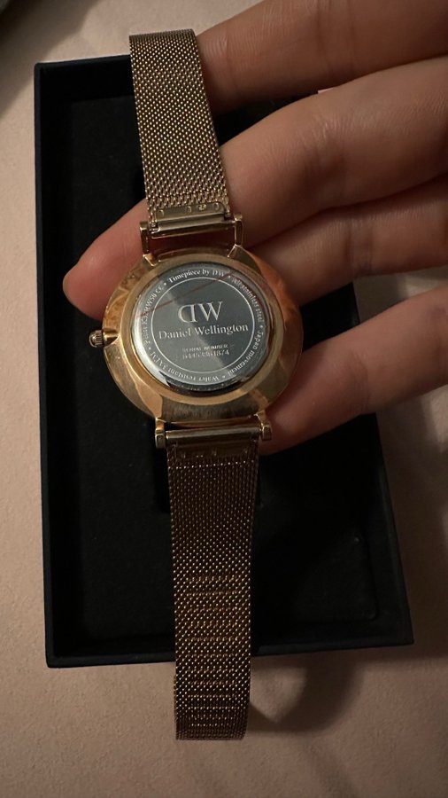 NY Daniel Wellington Petite Melrose Damklocka i Roséguld