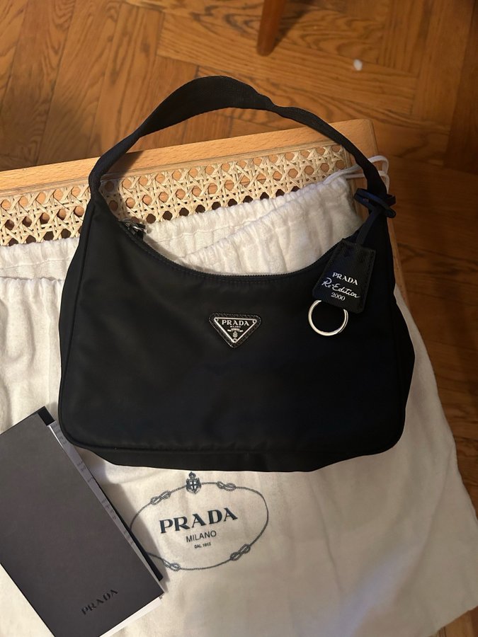 Prada Re-Edition 2000 Cloth Bag