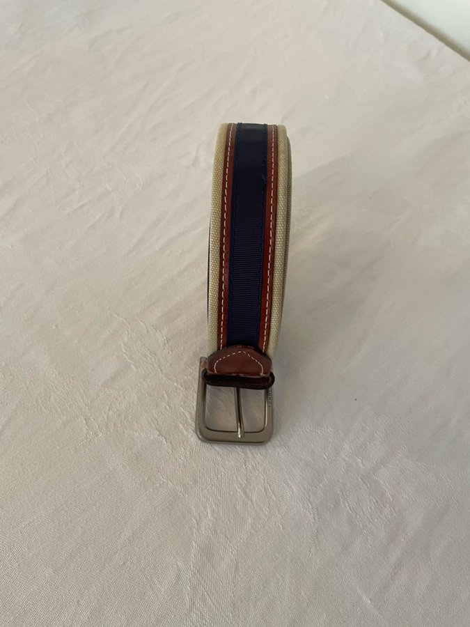 Bälte / skärp från Tommy Hilfiger (strl 34/85cm)