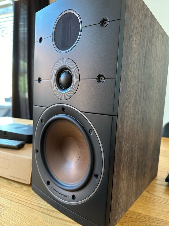 Dali Callisto 2 C Aktiva Högtalare  Sound Hub Compact