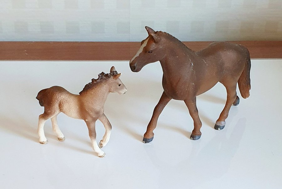 Julklappstips: Schleich hästmamma med föl