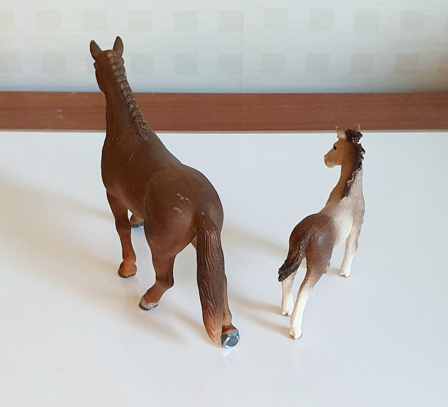 Julklappstips: Schleich hästmamma med föl