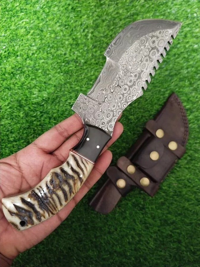 Custom Handmade Damascus Steel Blade Tracker knife Survival Knife Hunting Knife