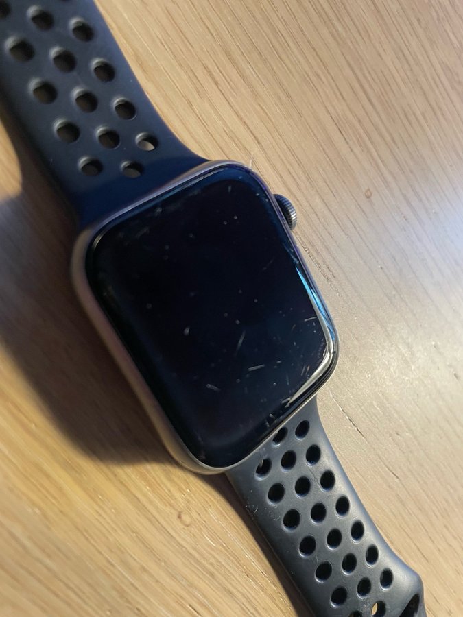 Apple Watch Series 5 GPS Nike Edition 44mm