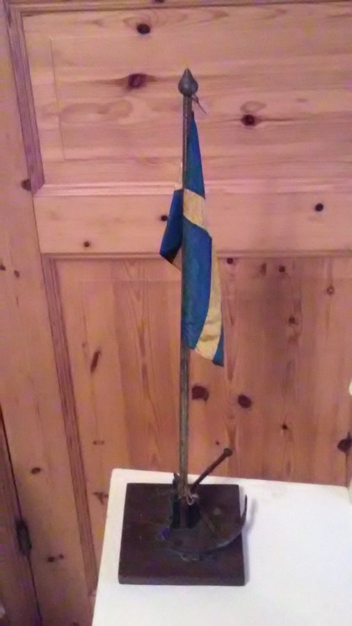 GAMMAL ANTIK BORDSFLAGGA FLAGGSTÅNG MED ANKARE SVENSKA FLAGGAN