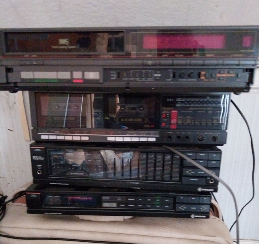 VHS-spelare Kassettbandspelare Förstärkare och Tuner