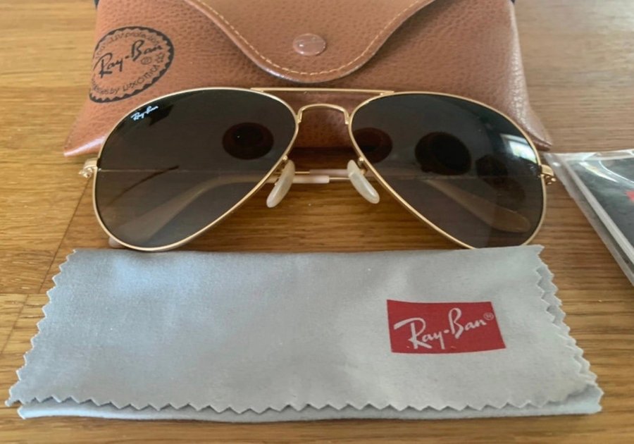 Solglasögon från Ray-Ban ”Aviator” i stl55o14(Large)