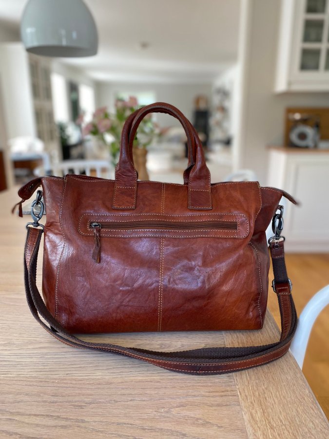 Större Skinnväska Skinn bag Cognacsbrun Äkta Läder Antique leatherbrown