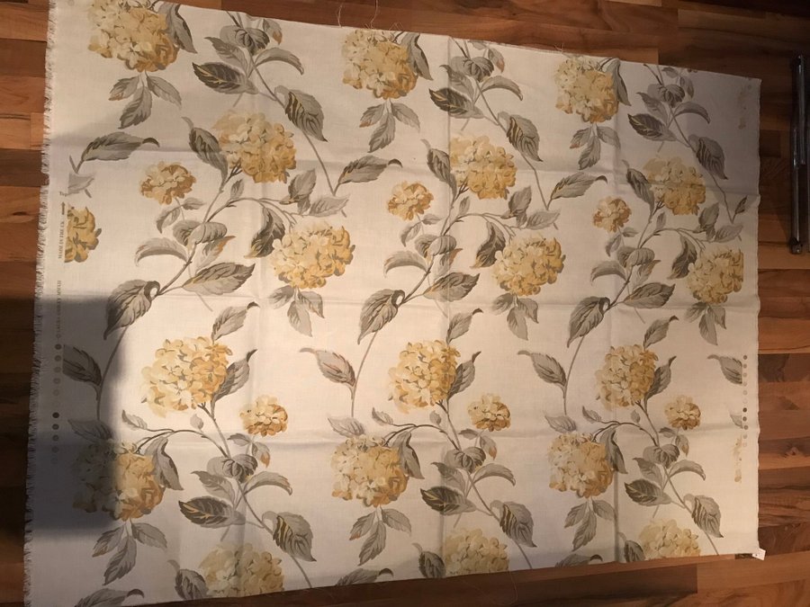 Laura Ashley HYDRANGEA CAMOMILE made in uk design tyg 110x140 cm nytt oanvänt