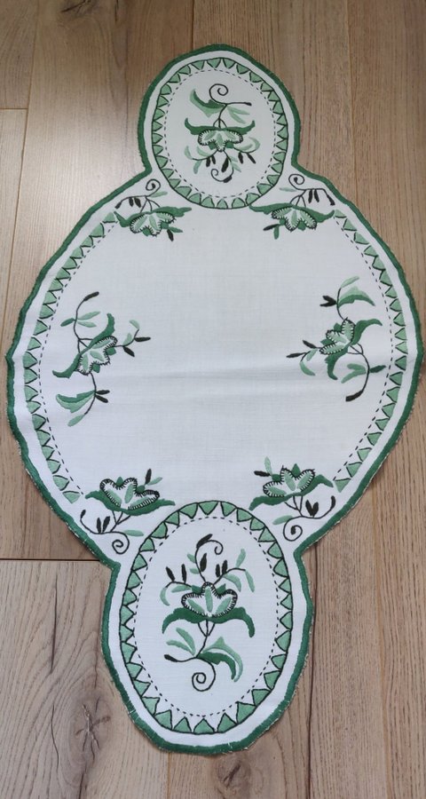 Handbroderad löpare, linne, jugendstil