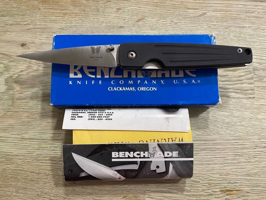 BENCHMADE KNIV Ny och oanvänd komplett med box och papper