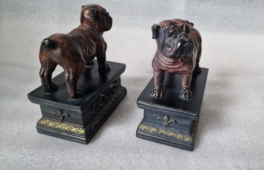 Antika (?) bokstöd snidade hund bulldog staty skulptur mops julklapp GÅVA INGÅR