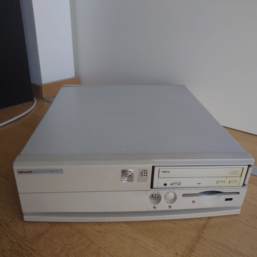 1997 Oliveti modulo M 200X SL-C, Intel 430HX @133MHz, 64MB RAM,1.7GB HDD,Win