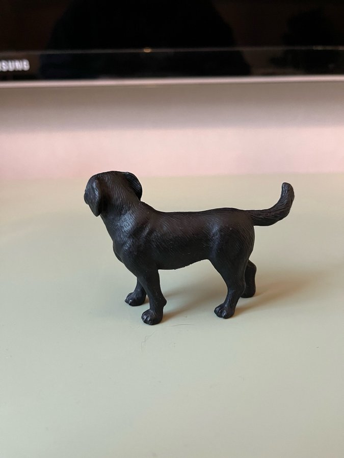 Schleich svart Labrador Retriever