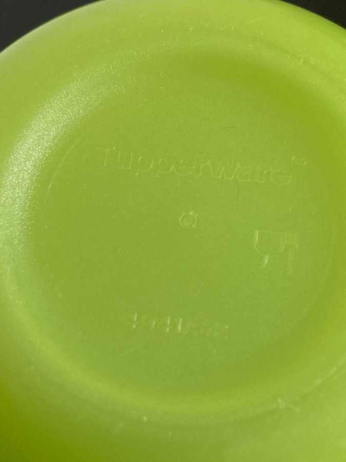 Tupperware grönt äpple burk förvaring babuska