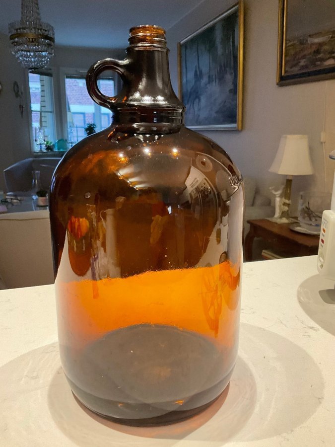 En gallon /kanna - glas 4 liter ,retro.