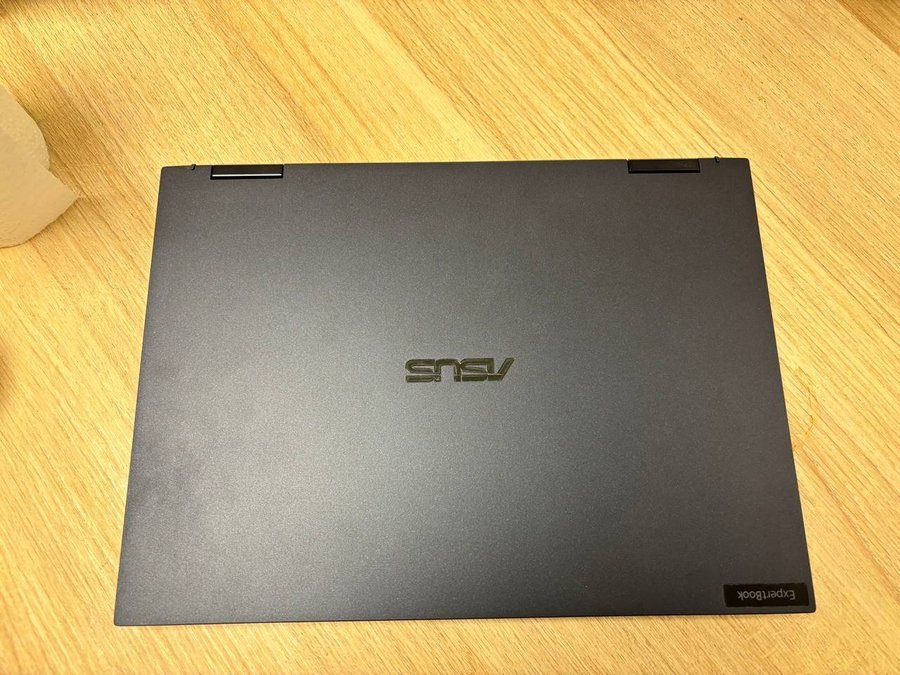 ASUS ExpertBook B7402FBA