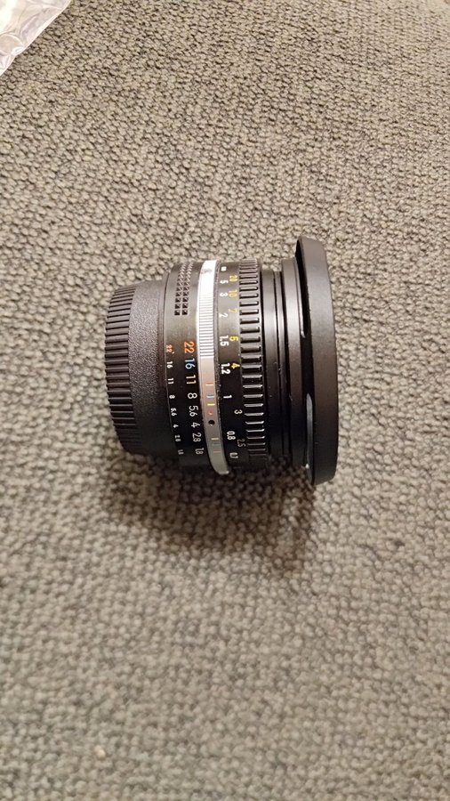 52mm lens hood / motljusskydd (screw-on)