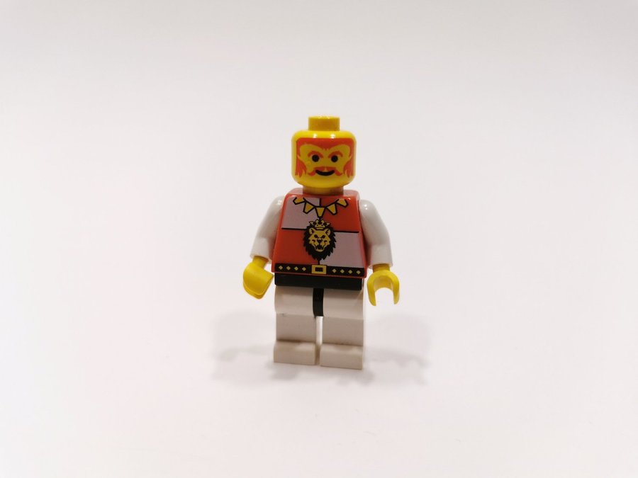 Lego - figur - minifigur - castle - soldat - riddare - lejon - röd