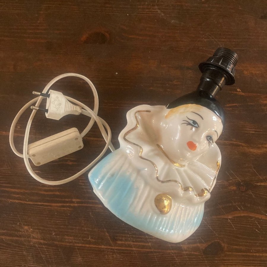 Äldre lampa clown Pierrou retro porslin 70-tal 80-tal kitsch