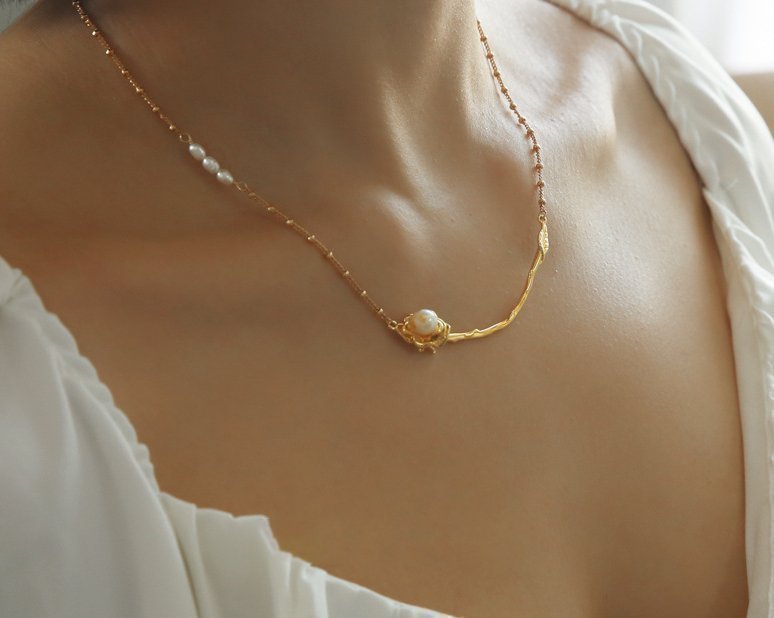 Pearls and Gold Leaf Accent Rose Necklace