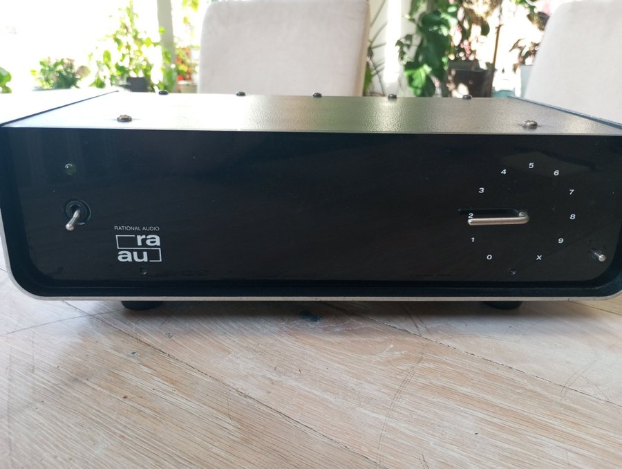 Rational Audio Model AURA Stereo Amplifier